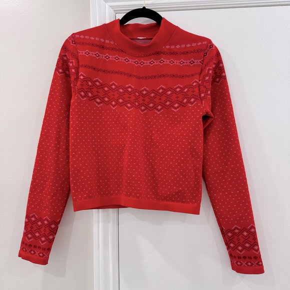 FABLETICS ACTIVE HOLIDAY TOP - Picture 2 of 2